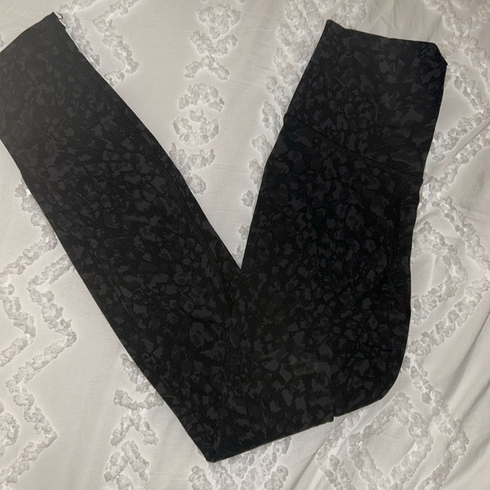 Lululemon 28" Wunder Under Leggings